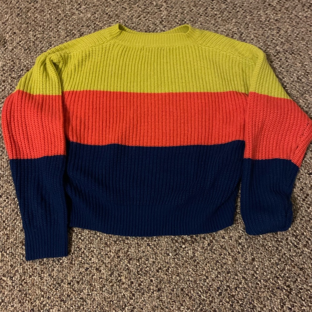 Cropped sweater. Never worn. Zaful.